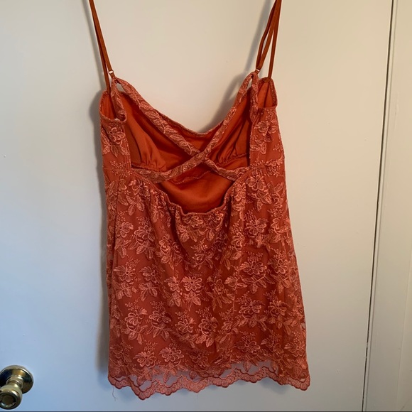 Vanity crisscross back lace tank top - Picture 2 of 2